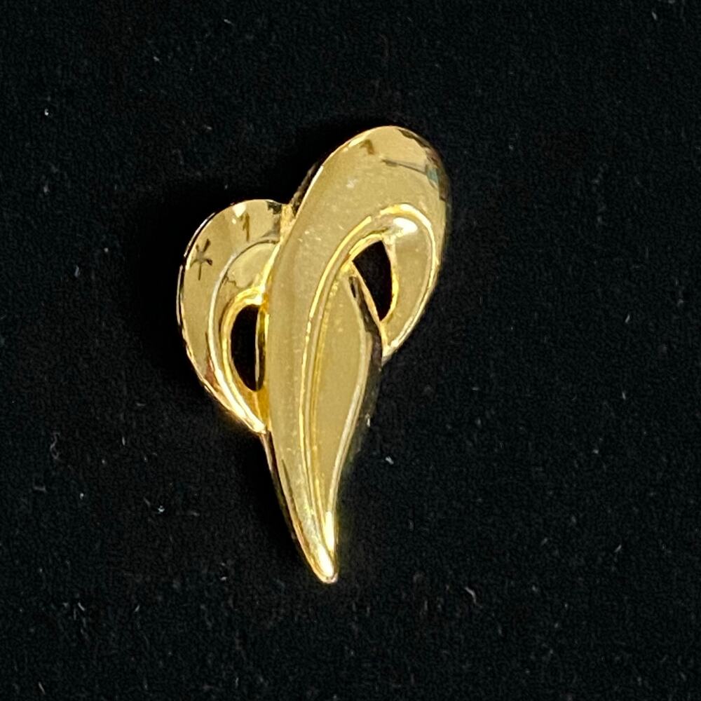 Vintage Gold Tone Abstract Swirl Heart Brooch Unsigned Lightweight 2" Tall